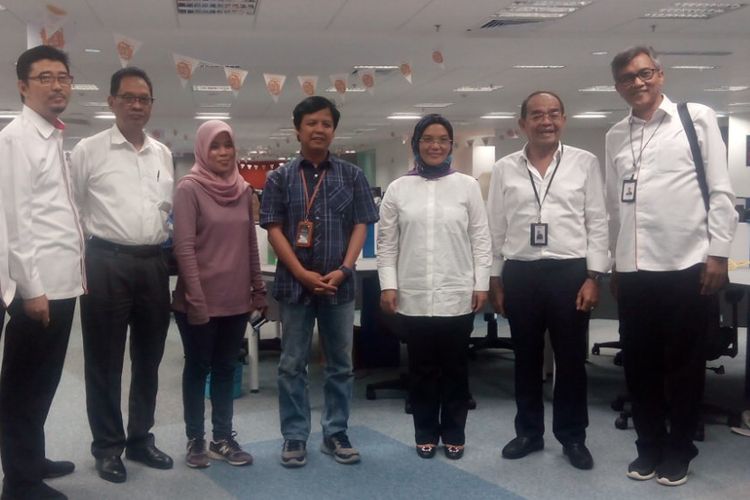 Direktur Human Capital dan Pengembangan PT Hutama Karya (Persero) Putut Ariwibowo (paling kanan) berfoto ketika berkunjung ke Redaksi Kompas.com di Jalan Palmerah Selatan, Jakarta Pusat, Kamis (1/11/2018).
