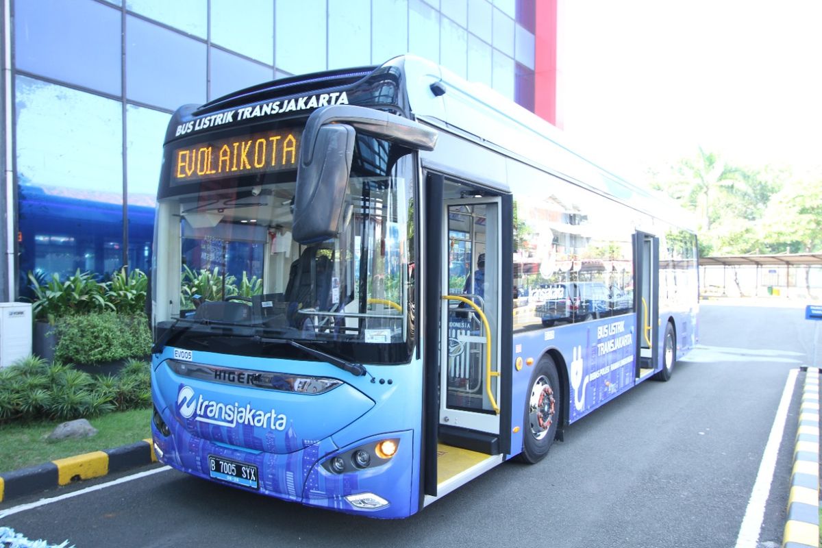 Transjakarta Mulai Uji Coba Satu Unit Bus Listrik Rute Blok-M - Balaikota  