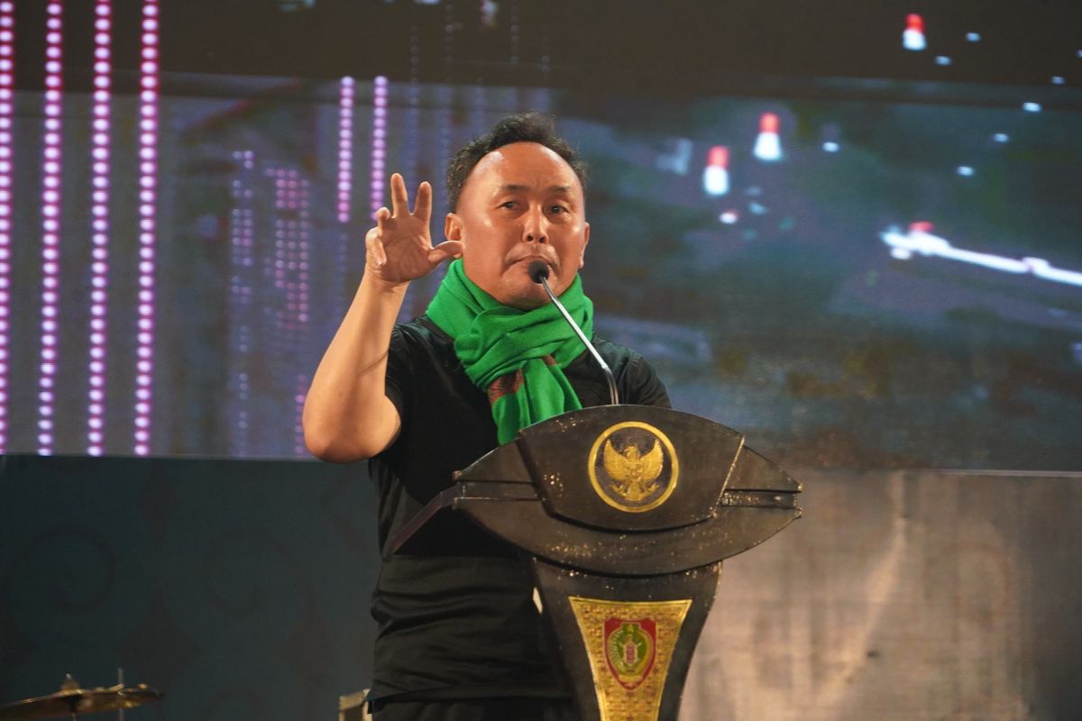 Gubernur Kalimantan Tengah H Sugianto Sabran menyampaikan pidato pembukaan dalam acara Jambore Pendidikan dan Jambore Pemuda di Palangka Raya, Sabtu (26/10/2024). Dalam kesempatan ini, ia menekankan pentingnya pendidikan dan pemberdayaan pemuda sebagai fondasi SDM berkualitas yang siap menghadapi tantangan masa depan.