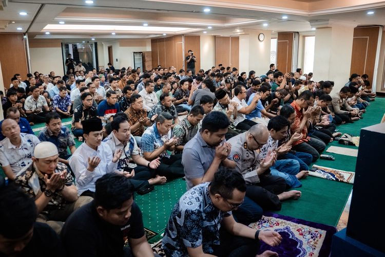 Polda Metro Gelar Doa Bersama untuk Rombongan Jurnalis Hilang di Anak Krakatau