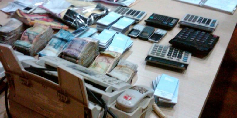 Pelaku Judi Togel Janjikan Hadiah 3 000 Kali Lipat Kepada Pemainnya Pelaku Judi Togel Janjikan Hadiah 3 000 Kali Lipat Kepada Pemainnya