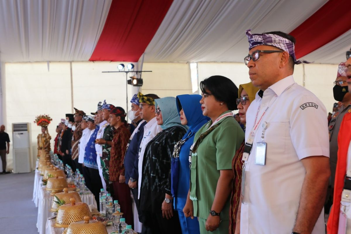 Kementerian Kelautan dan Perikanan (Kementerian KP) melalui Badan Riset dan Sumber Daya Manusia Kelautan dan Perikanan (BRSDM) meluncurkan Smart Fisheries Village (SFV) pada acara puncak peringatan Hari Nusantara di Wakatobi, Selasa (13/12/2022).
 
