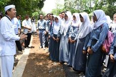 Pendidikan Aplikatif, Bupati Purwakarta Mengajar di Jalan Raya