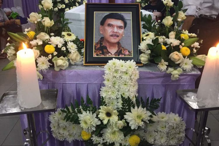 Bartje Van Houten disemayamkan di Rumah Duka St. Carolus, Menteng, Jakarta Pusat, Jumat (5/5/2017) malam.