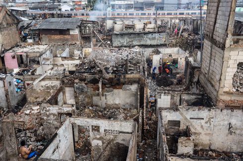 Besok, Aparat Akan Robohkan Puing-puing Rumah yang Terbakar di Tambora