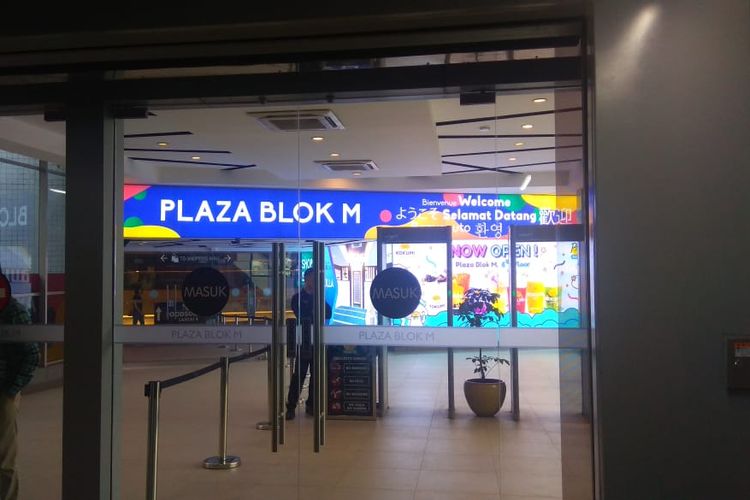 Jalur koneksi akses langsung antara Stasiun MRT Blok M dan Mal Plaza Blok M
