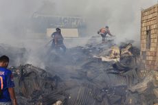 13 Bangunan dan Empat Kendaran Hangus Terbakar di Karawang
