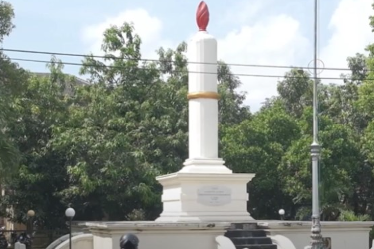 Tugu Lilin Sejarah Bentuk Dan Ikon Kota Solo