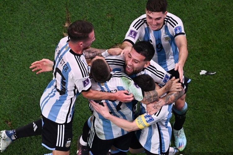 Hasil Argentina vs Australia diwarnai oleh selebrasi para pemain setelah Lionel Messi membuka skor pada laga babak 16 besar Piala Dunia 2022 di Ahmad Bin Ali Stadium di Al-Rayyan pada Minggu (4/12/2022) dini hari tersebut.
