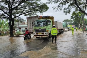 Banjir Kudus Merendam Pantura, Perjalanan Semarang-Pati Molor hingga 18 Jam