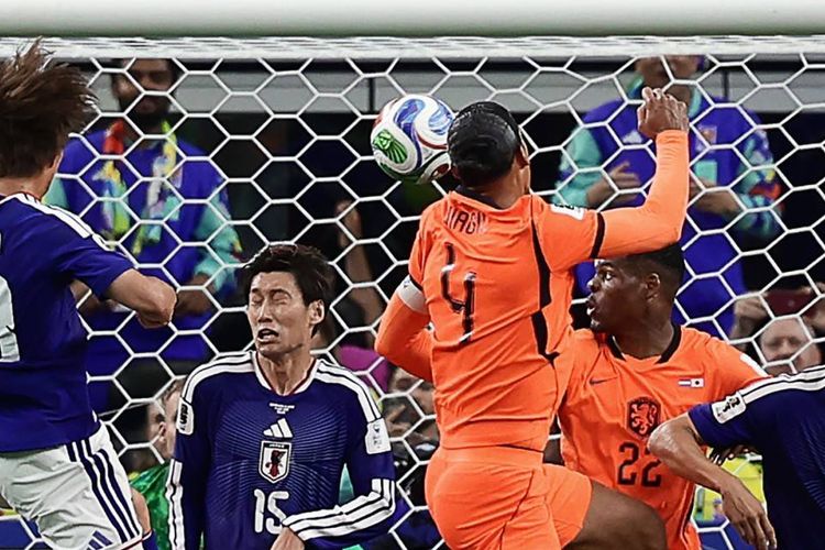 Man of The Match Belanda Vs Jepang: Tembok Kokoh Virgil van Dijk