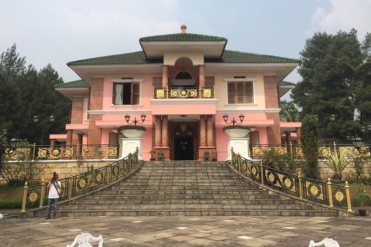 Villa Puri Joya tampak depan 
