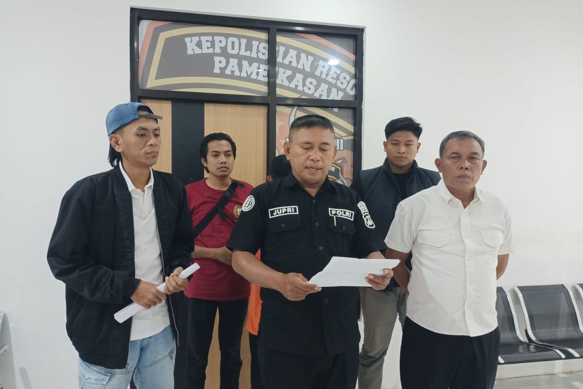Kasi Humas Polres Pamekasan AKP Jupriadi menyampaikan motif penganiayaan di Kelurahan Kowel yang terjadi pada Rabu malam (3/12/2025)