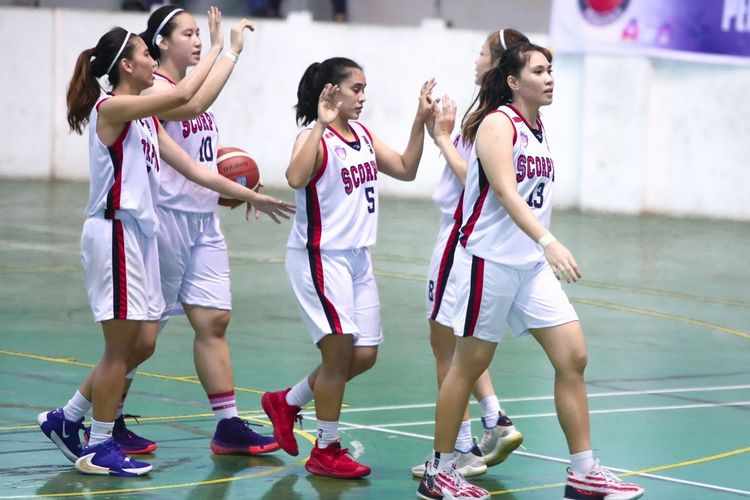 Pemain basket putri Scorpio Jakarta. Klub basket putri Scorpio Jakarta kalahkan Sahabat Semarang 53-45 pada Pra Season Srikandi Cup 2020 di Pekanbaru, Minggu (12/1/2020). 