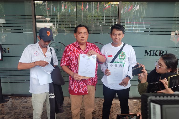 Mantan Wakil Ketua Umum Partai Gerindra, Arief Poyuono, mengajukan surat amicus curiae/sahabat pengadilan ke Mahkamah Konstitusi (MK) terkait sengketa Pilpres 2024.