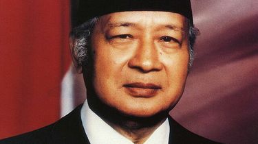 28 Tahun Lalu Soeharto Nyatakan Mundur Setelah Aksi Demonstrasi Bertahan 10 Hari