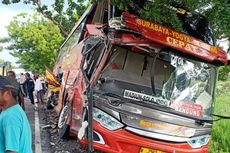 Tabrak Bus Surabaya-Yogya, Sopir Truk Tewas dengan Posisi Terjepit