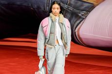 Kisah Nafa Salvana, Ditemukan di Warung Pecel Lele di Bandung, Kini Jadi Model di Milan Fashion Week 2022