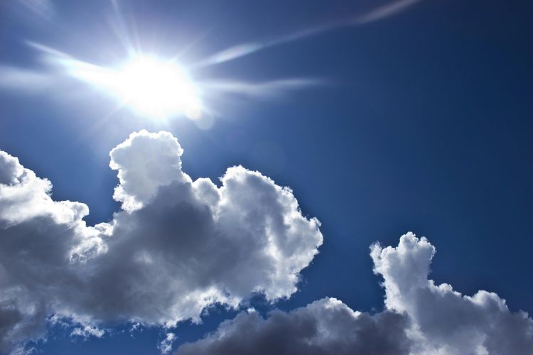 Prakiraan Cuaca Jawa Timur 14 April 2026: Mayoritas Cerah, Waspada Hujan Ringan di Wilayah Ini