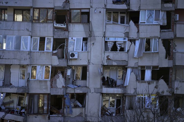 Bangunan yang hancur akibat gempa Turkiye bermagnitudo 7,8 di Antakya, Rabu (8/2/2023).