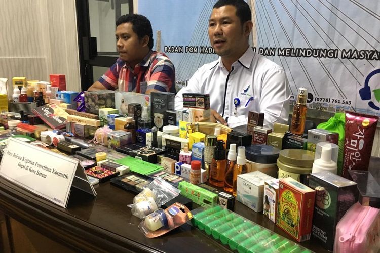 Balai Pengawas Obat dan Makanan (BPOM) perwakilan Kepulauan Riau (Kepri) kembali menyita 147 item dan 8432 pcs kosmetik ilegal yang ada di sejumlah pusat perbelanjaan di Batam, yakni Plaza Avava dan Plaza Botania I.
