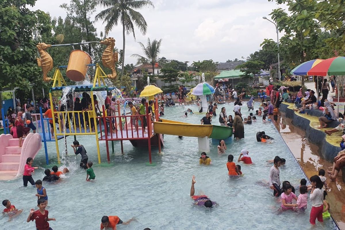 Waterpark yang dibangun pensiunan anggota Dewan di Bogor, awalnya diniatkan untuk bangun kolam renang untuk cucu. 