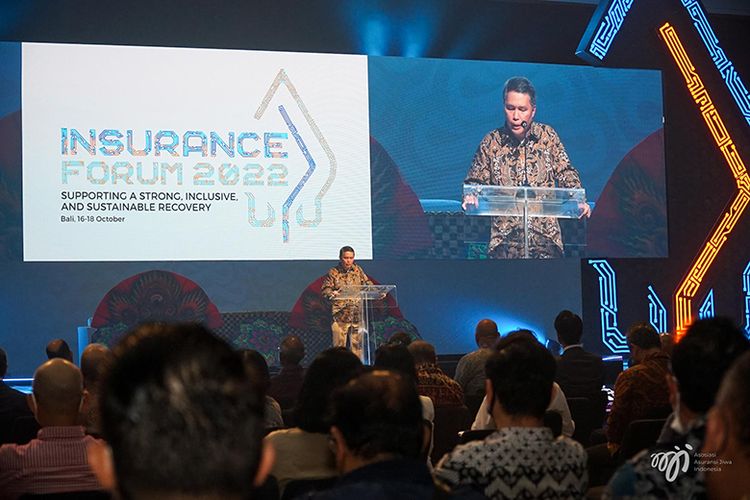 Ketua Dewan Pengurus AAJI Budi Tampubolon dalam seminar Digital and Risk Management in Insurance (DRiM) Insurance Forum 2022 di The Westin Resort Nusa Dua, Bali, Senin (17/10/2022) dan Selasa (18/10/2022). 