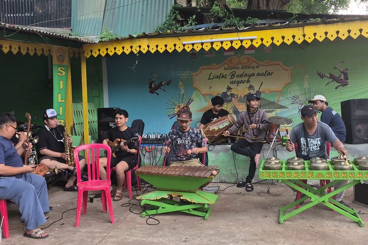 Gambang Kromong Tetap Bergema di Tangan Gen Z