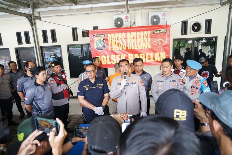 Foto : Setahun Mencuri Motor, Dua Bandit Di Babelan Pakai Hasil ...