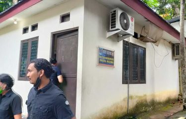 Selebgram di Ambon "Live" Video Porno Bareng Kekasih, Polisi ...