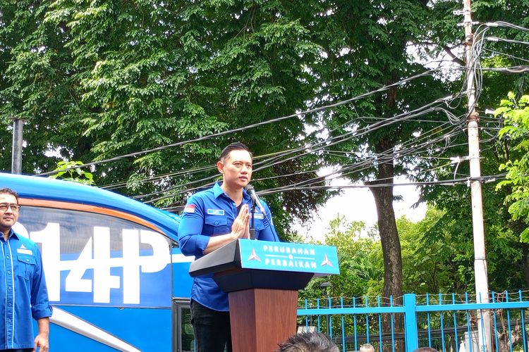 Ketua Umum Partai Demokrat Ahmad Harimurti Yudhoyono (AHY) dalam konferensi pers di kantor DPP Partai Demokrat Jalan Proklamasi, Menteng, Jakarta Pusat, Senin (3/4/2023).