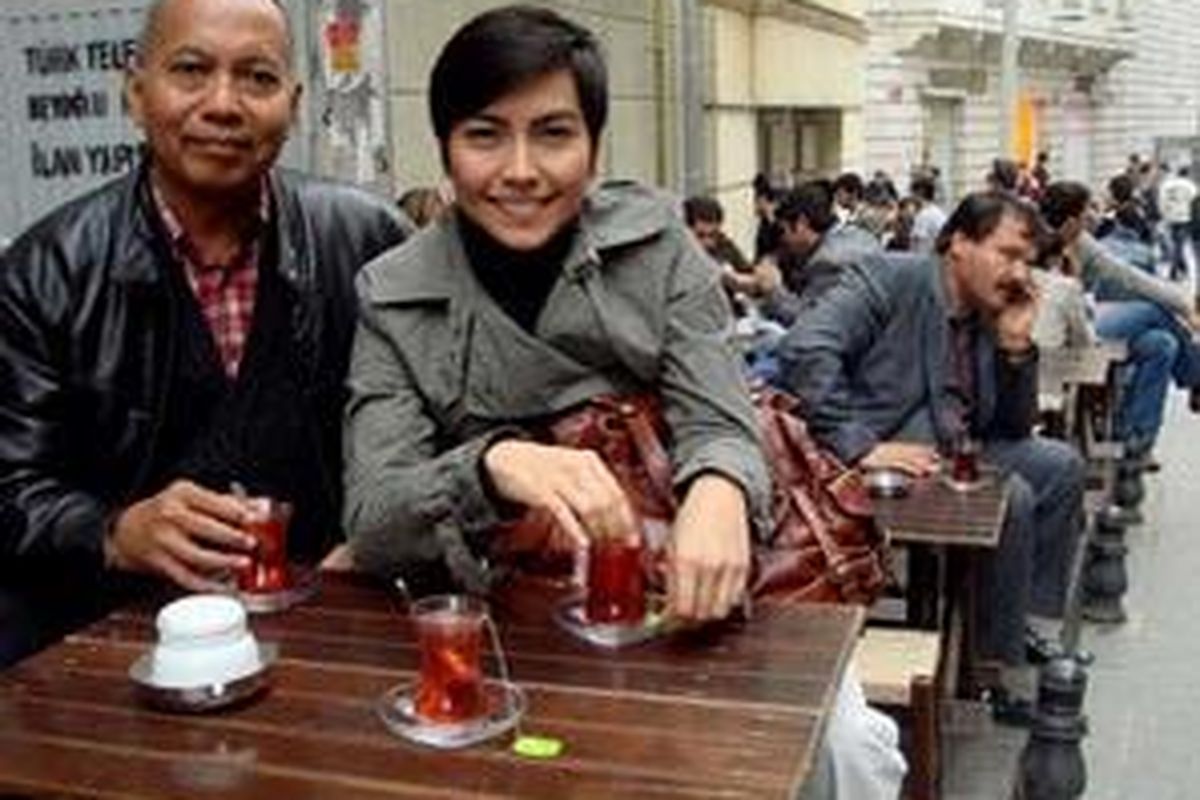 Budaya minum kopi dan teh