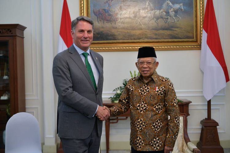 Wakil Presiden Ma'ruf Amin menerima kunjungan kehormatan Deputi Perdana Menteri Australia Richard Marles di Istana Wakil Presiden, Jakarta, Senin (5/6/2023).