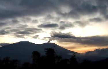 Bandara Minangkabau Ditutup Sementara Usai Erupsi Gunung Marapi