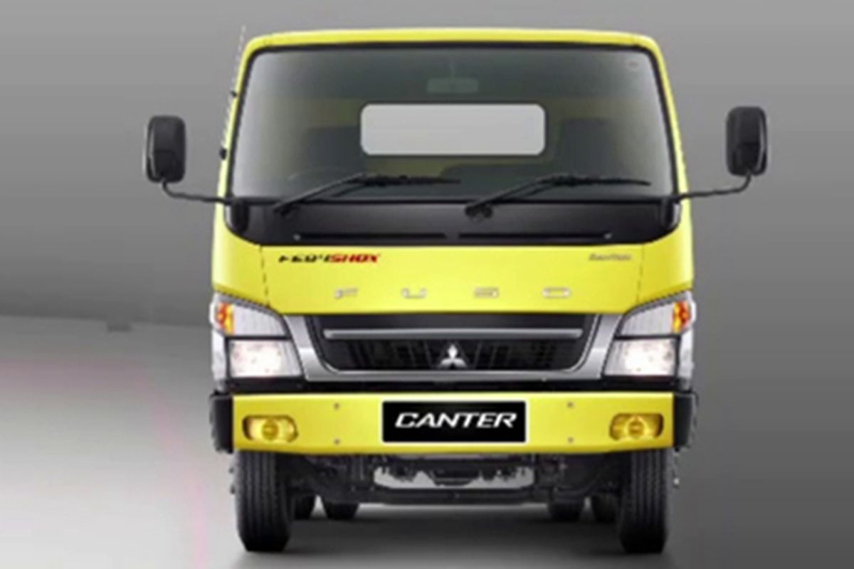 Mitsubishi Fuso Canter FE84 SHDX