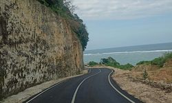 4 Tips Datang ke Pantai Batu Barak di Bali, Sebaiknya Naik Motor