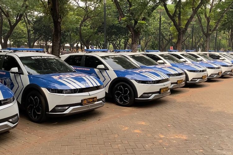 Puluhan Ioniq 5 terparkir di area Parkir Timur Gelora Bung Karno (GBK), Senayan, Jakarta Selatan, pada Senin (14/10/2024).