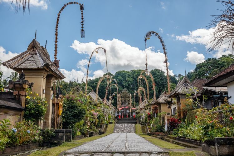 Pemerintah Bali pasang ribuan penjor untuk menyambut utusan negara yang akan hadir di KTT G20