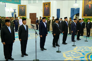 BREAKING NEWS: Prabowo Lantik 7 Pejabat, Ada Kepala BNPB hingga Wamenhan