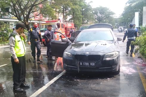 Sedang Test Drive, Mobil BMW Terbakar di Summarecon Bekasi