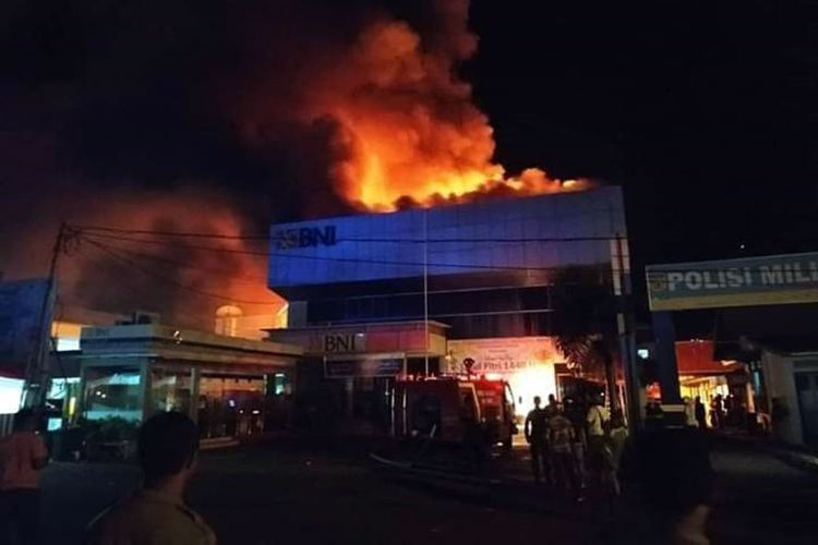 Kantor BNI Cabang Ternate, Maluku Utara terbakar, Kamis (30/05/2019) dini hari.