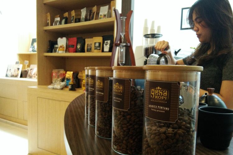 Koleksi kopi Jawa Barat di Gesa Kopi