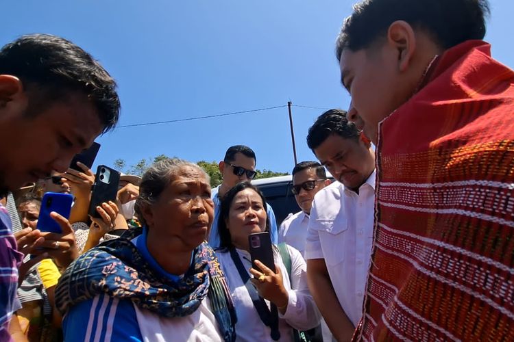 Momen Gibran Diulosin Saat Datang ke Tukka Tapanuli Tengah
