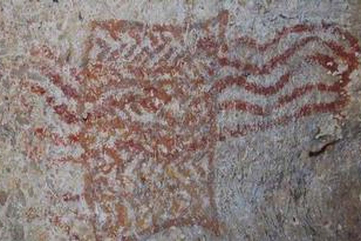 Lukisan pada dinding Gua Harimau di Desa Padangbindu Kecamatan Semidangaji, Kabupaten Ogan Komering Ulu (OKU), Sumatera Selatan, yang ditemukan tim peneliti dari Pusat Penelitian Arkeologi Nasional (Puslit Arkenas) Departemen Kebudayaan dan Pariwisata RI. Lukisan seperti ini belum pernah ditemukan pada berbagai penelitian gua di seluruh Indonesia. Tim peneliti juga menemukan empat fosil (kerangka) manusia berumur sekitar 3.000 tahun dengan panjang kerangka yang masih utuh sekitar 2 meter. Temuan lain di tempat ini berupa peralatan rumah tangga yang terbuat dari batu.