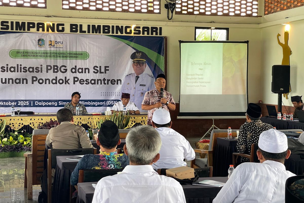 Pemerintah Kabupaten (Pemkab) Banyuwangi memfasilitasi pengelola pesantren dalam pengurusan Persetujuan Bangunan Gedung (PBG) dan Sertifikat Laik Fungsi (SLF) melalui Dinas Pekerjaan Umum Cipta Karya Perumahan dan Pemukiman (PU CKPP).