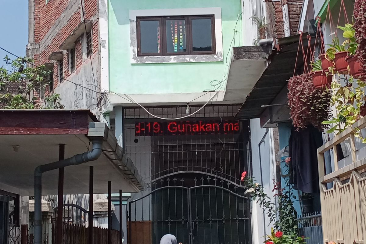 Suasana SD Muhammadiyah 4 di Kota Malang sepi karena aktivitas belajar dan mengajar di sekolah diliburkan. 