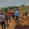 Berniat Bersihkan Lahan, Pekerja Temukan Mayat Perempuan di Galian Tanah