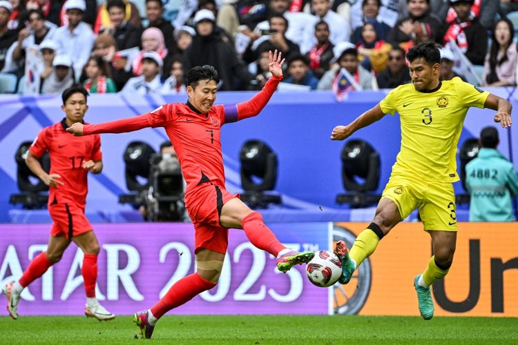 Aksi Son Heung-min pada laga Grup E Piala Asia 2023 kontra Malaysia di Stadion Al-Janoub pada 25 Januari 2024.
