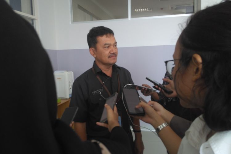 Kepala BPS Bandar Lampung, Faizal Anwar memberikan keterangan kepada awal media, Senin (2/3/2020). Pakaian dan alas kaki menjadi penyumbang inflasi terbesar di Bandar Lampung pada Februari 2020.