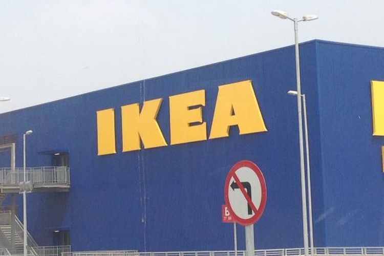 Toko IKEA Indonesia, di Alam Sutera, Tangerang, Banten, Senin (13/10/2014).